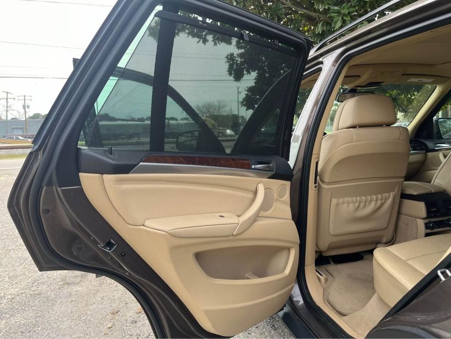 2012 Brown /Tan BMW X5 xDrive 35D (5UXZW0C59CL) with an 3.0 M57 i6 engine, 6 Speed Auto transmission, located at 5700 Curlew Drive, Norfolk, VA, 23502, (757) 455-6330, 36.841885, -76.209412 - Photo#13